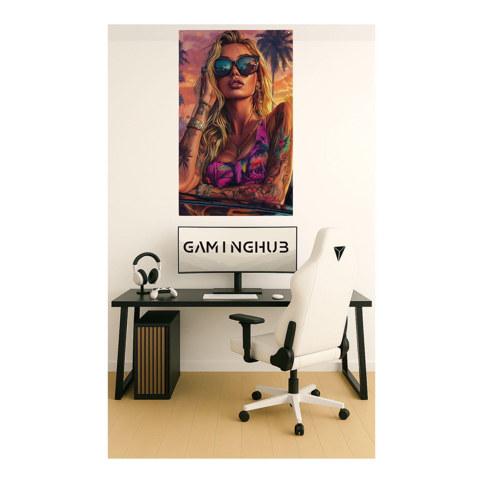 Drapeau mural GTA fixé sur mur – femme blonde tatouée, ambiance Vice City pour setup gaming stylé
